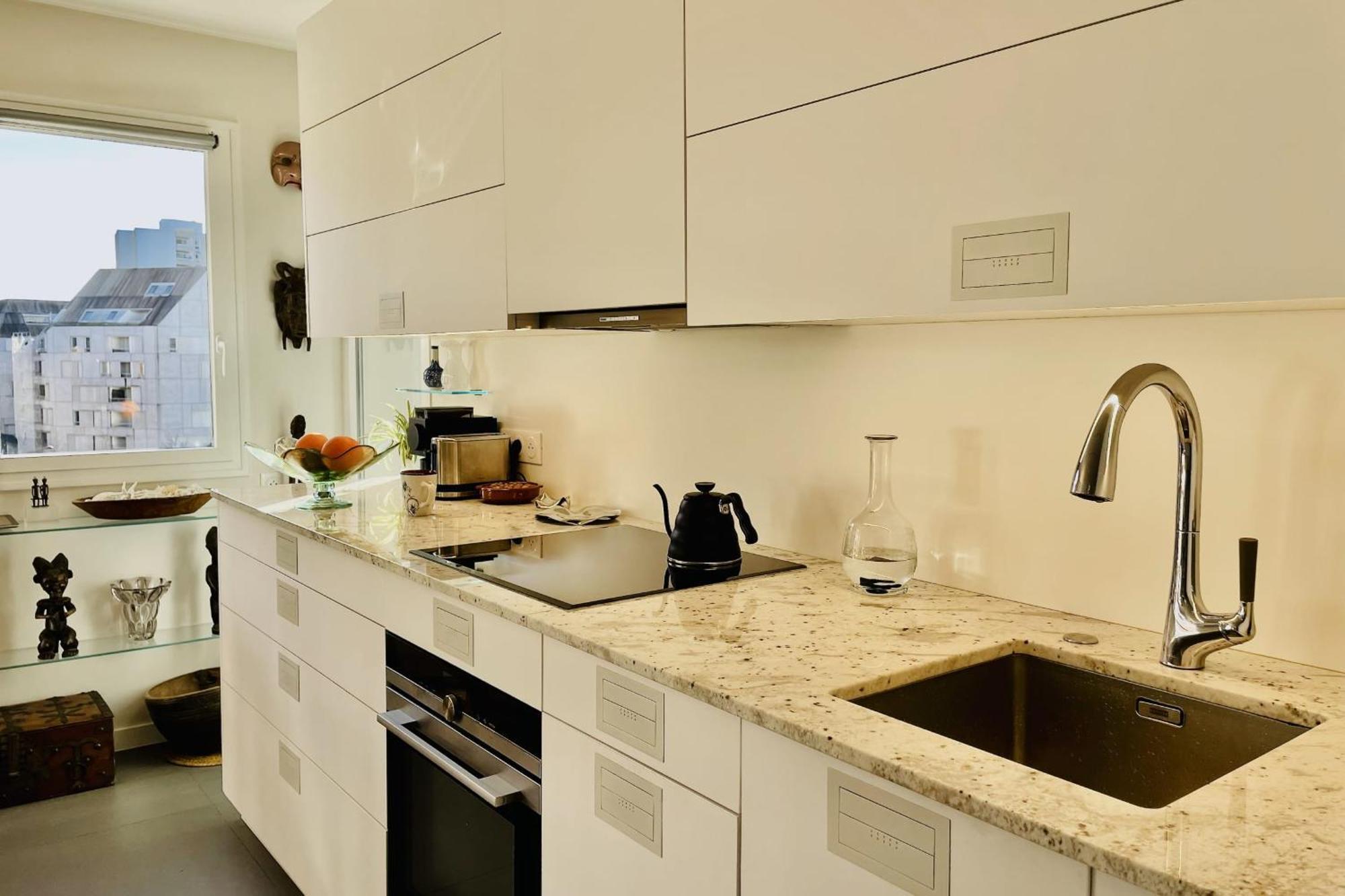 For 2 With Balcony In Parigi
